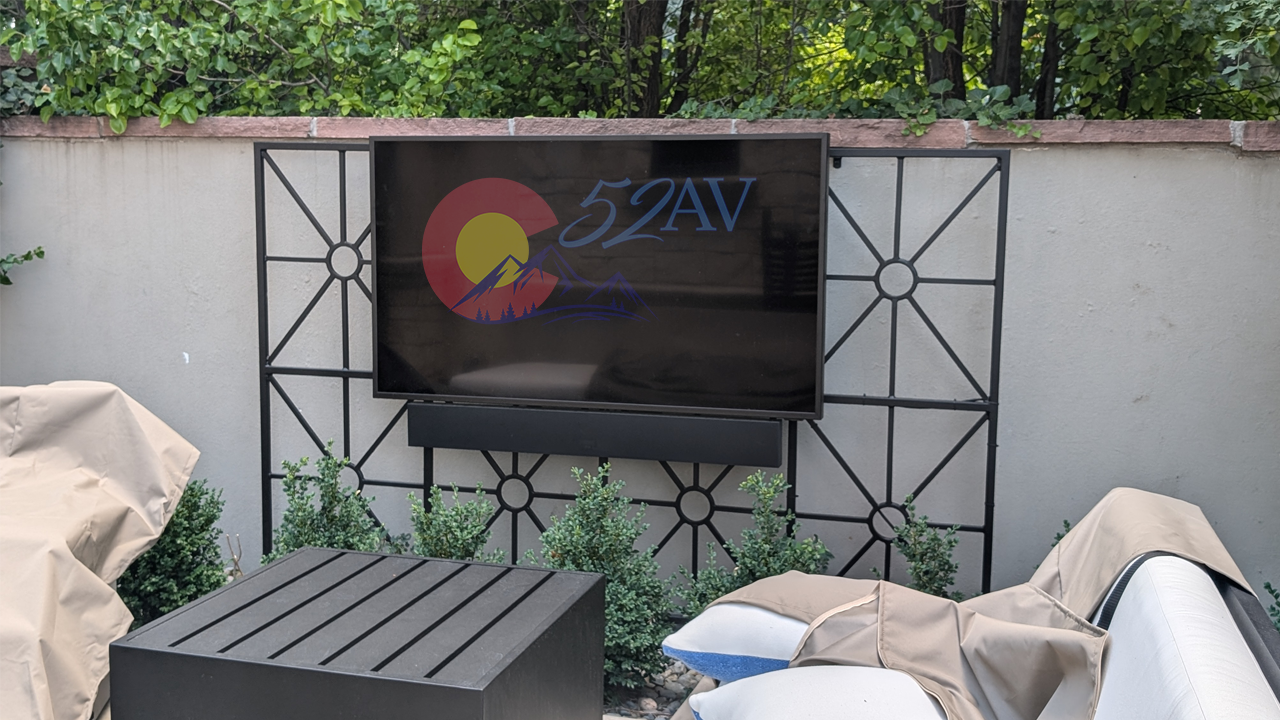 Outdoor Parent's Retreat (Pool TV)